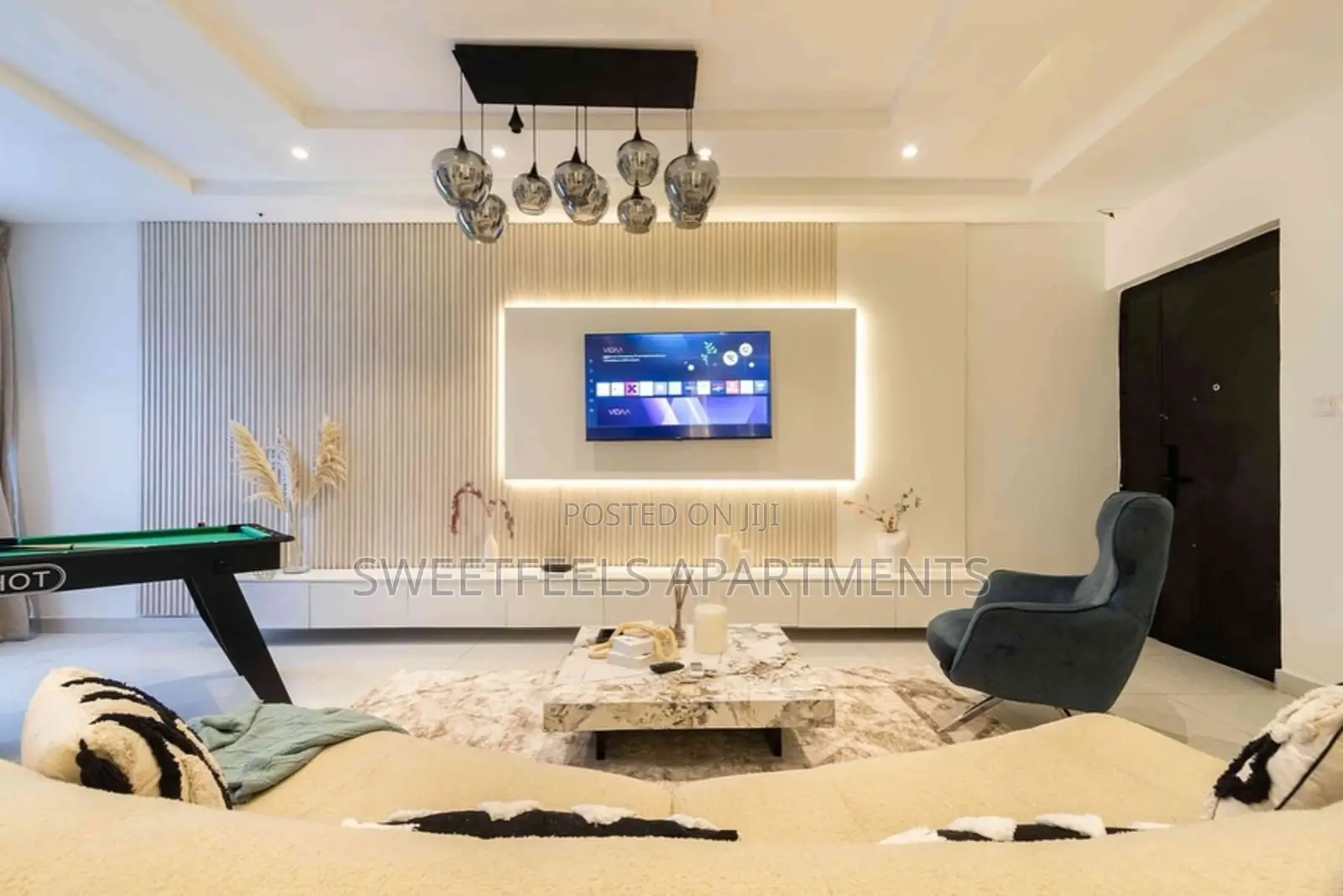 Cozy and Cute 2 Bedroom Apartment With a Rooftop Pool