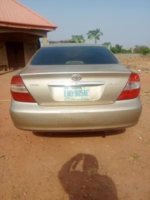 Toyota Camry 2006 Gold