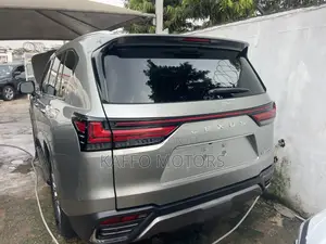 Lexus LX 600 2024 Gold