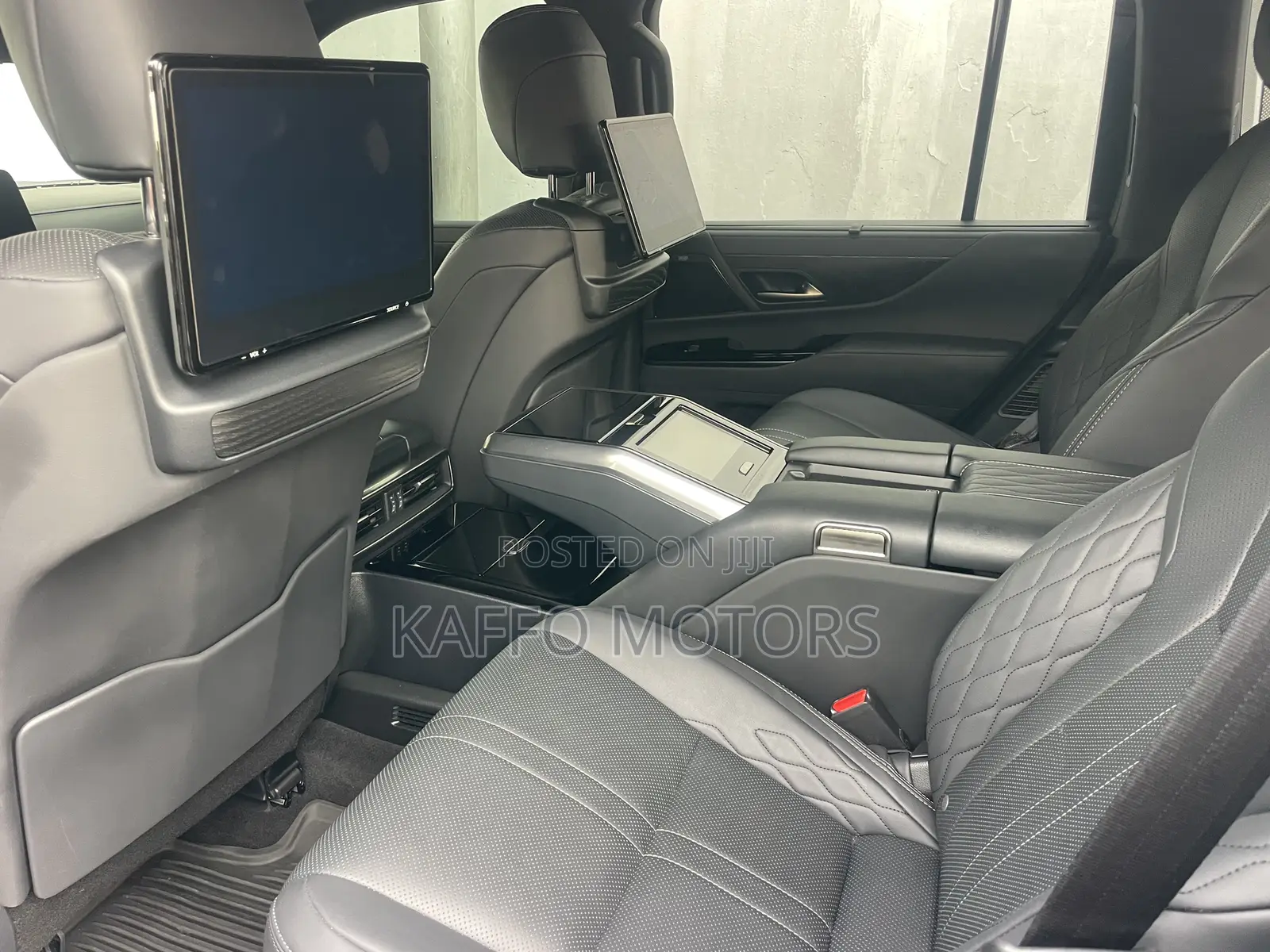 Lexus LX 600 2024 Gold