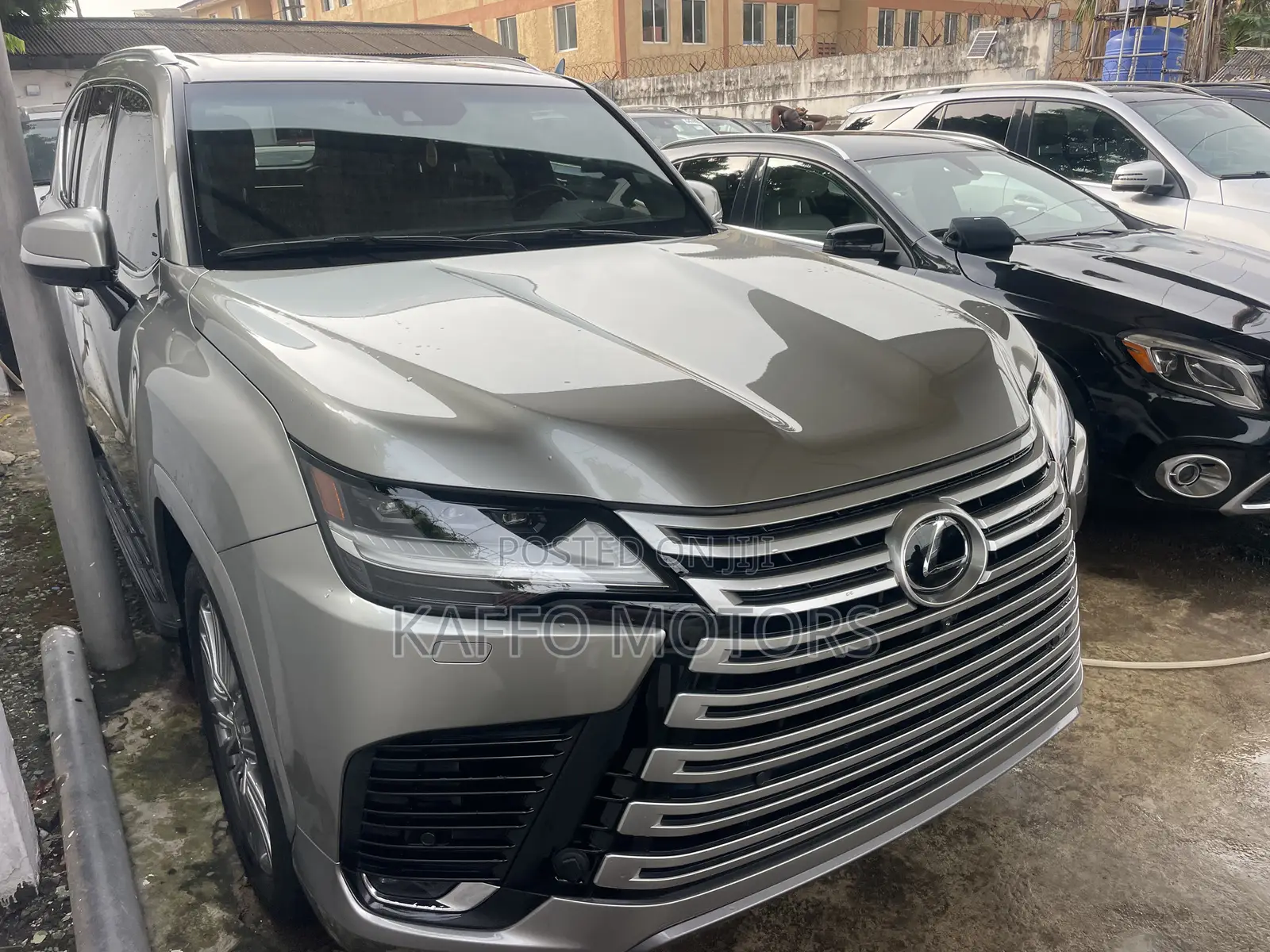 Lexus LX 600 2024 Gold