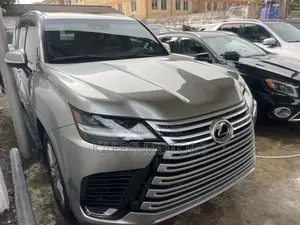 Lexus LX LX 600 2024 Gold
