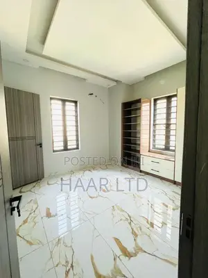 2bdrm Apartment in Lekki Phase 1 for rent