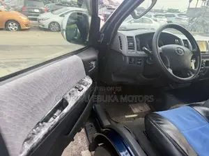 Toyota HiAce 2012 Blue