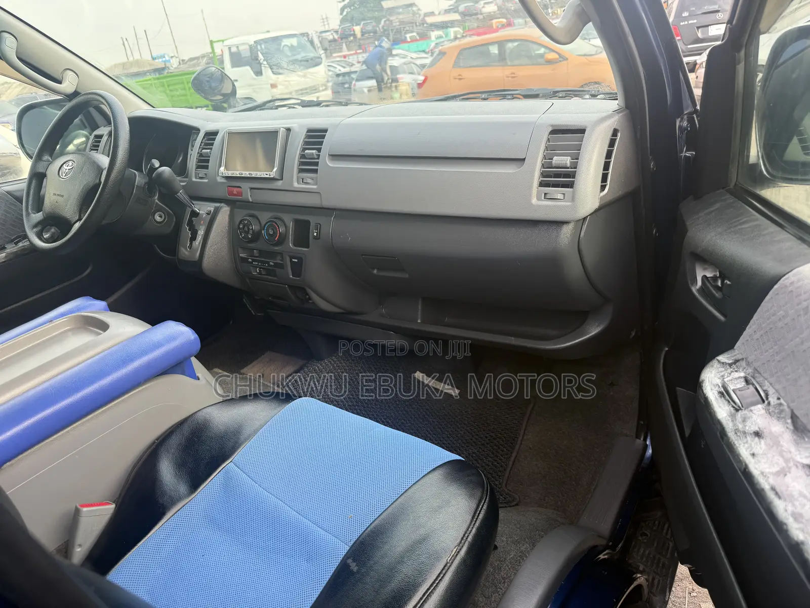 Toyota HiAce 2012 Blue