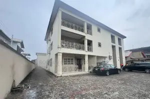 3bdrm Apartment in Lekki Phase 1 for sale