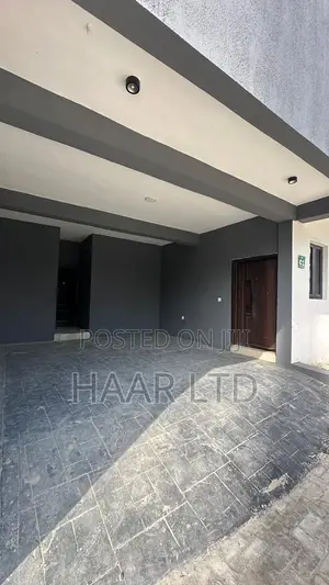 3bdrm Apartment in Lekki Phase 1 for sale