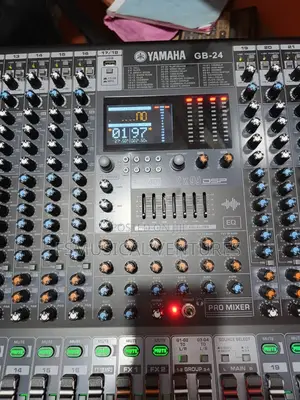 Yamaha 26 Channels Professional Audio Mixer 8 Auxiliary and 4 Group