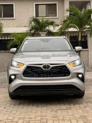 Toyota Highlander XLE 2022 Gray