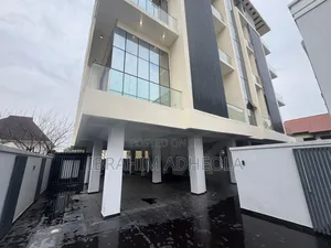 3bdrm Apartment in Lekki Phase1 for sale