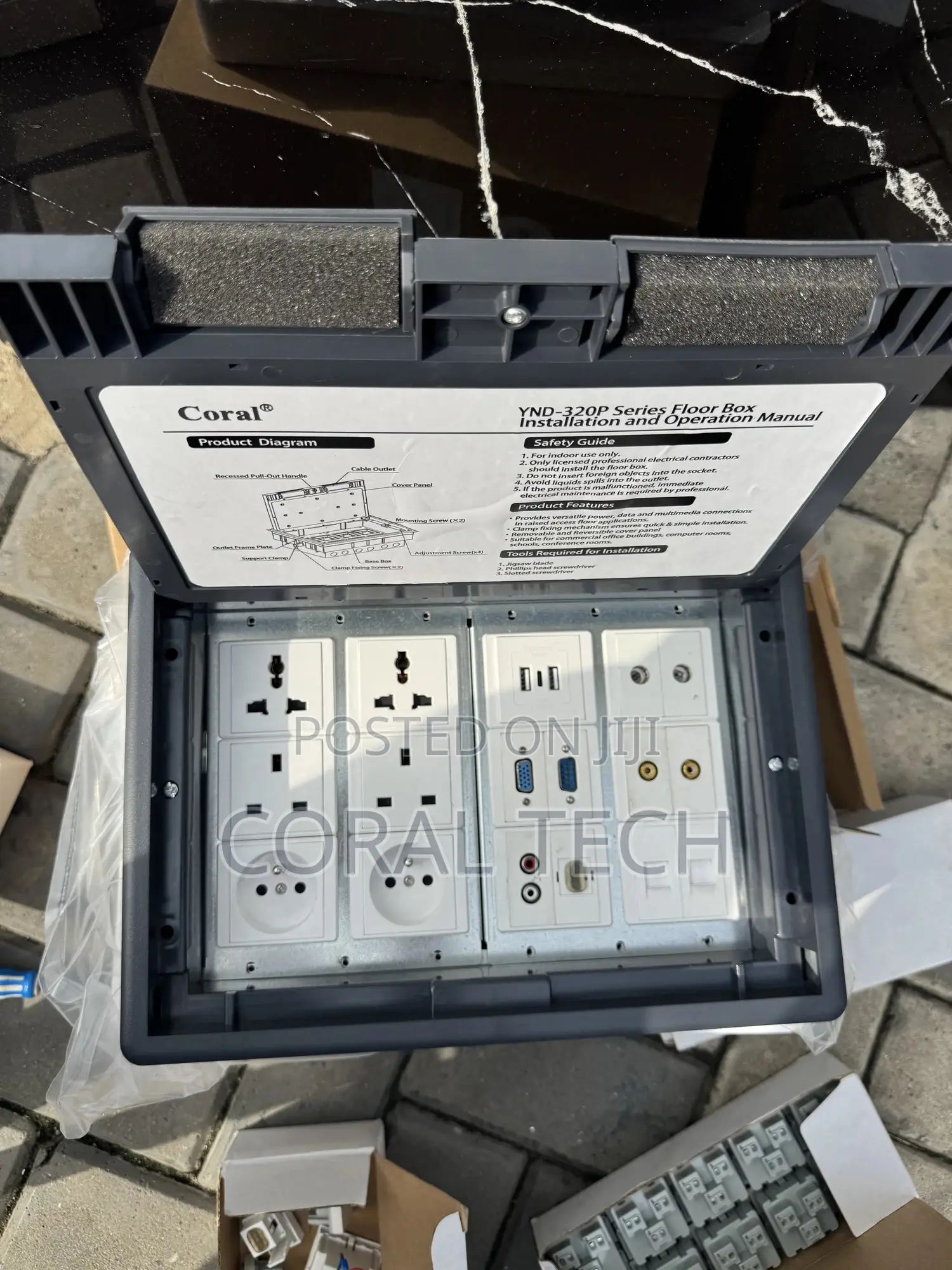 12 Way Floor Socket