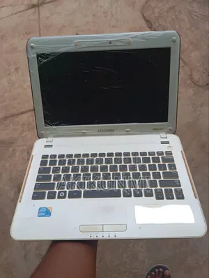 Laptop Samsung Galaxy Book 2 4GB Intel Core I3 HDD 320GB