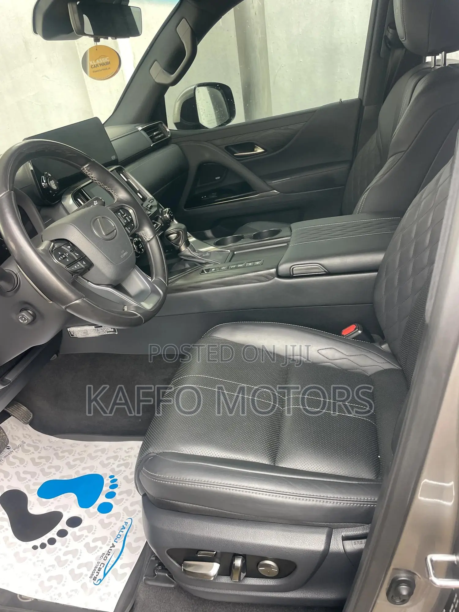 Lexus LX 600 2024 Gold