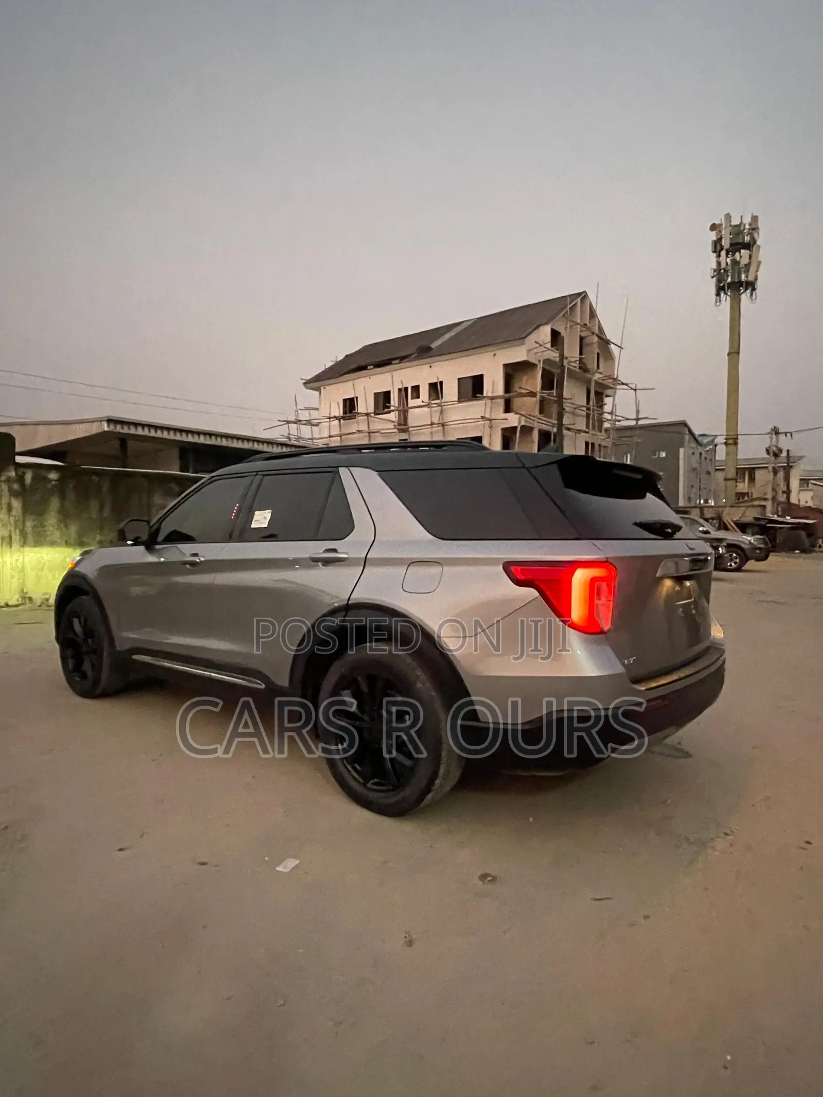 Ford Explorer Limited 2022 Gray
