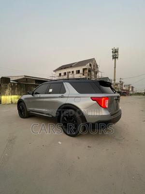 Ford Explorer Limited 2022 Gray