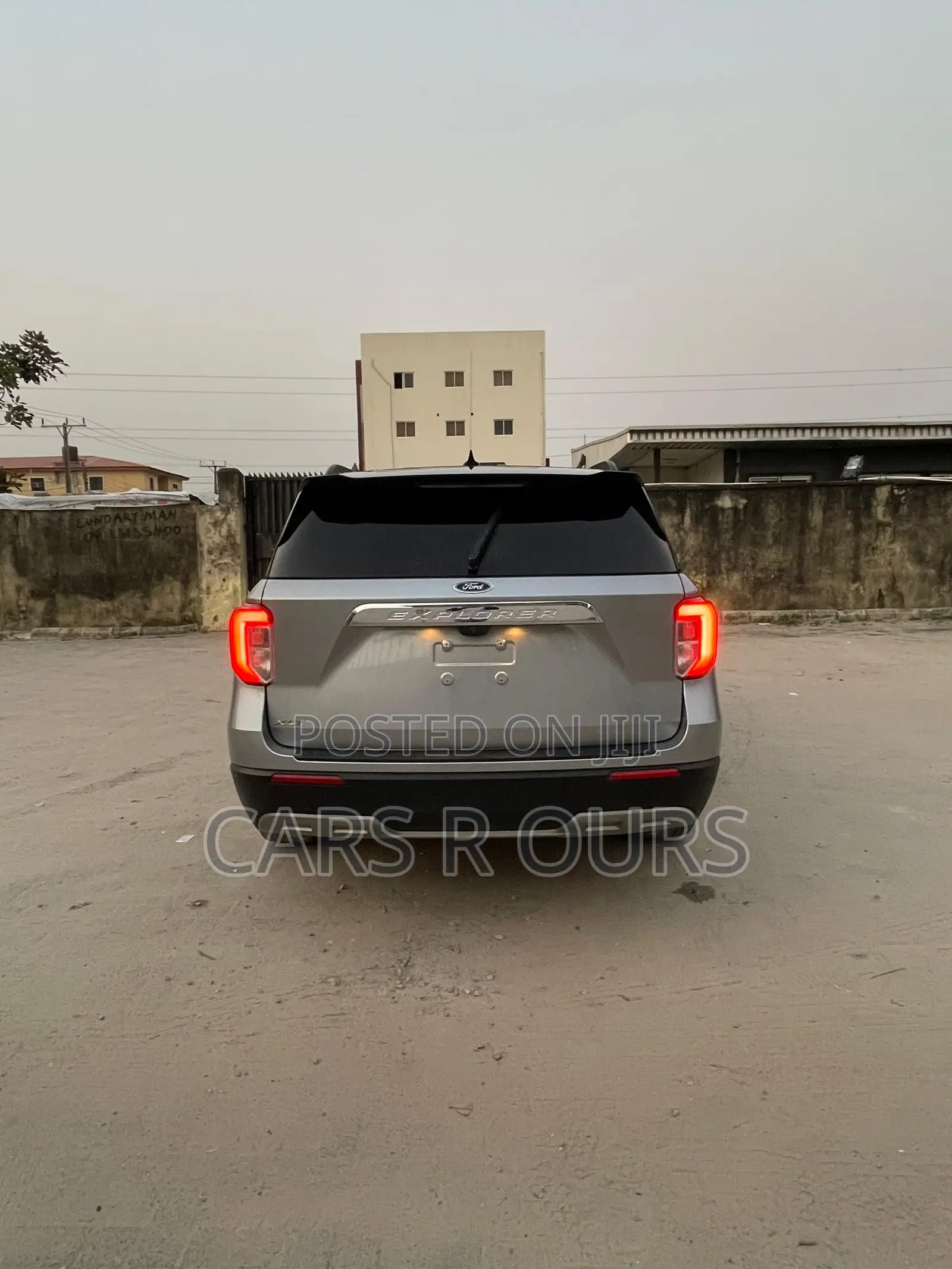 Ford Explorer Limited 2022 Gray