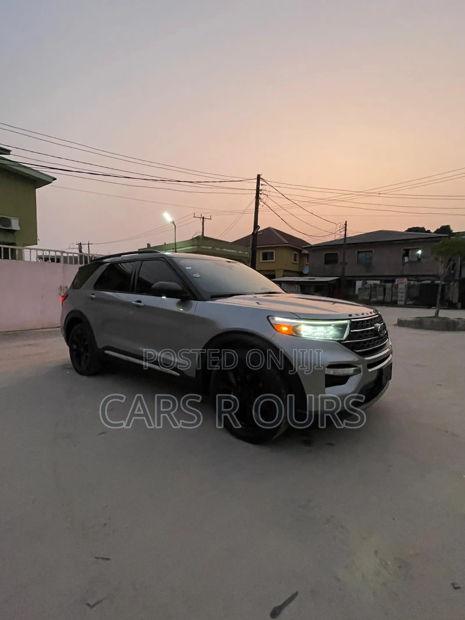 Ford Explorer Limited 2022 Gray