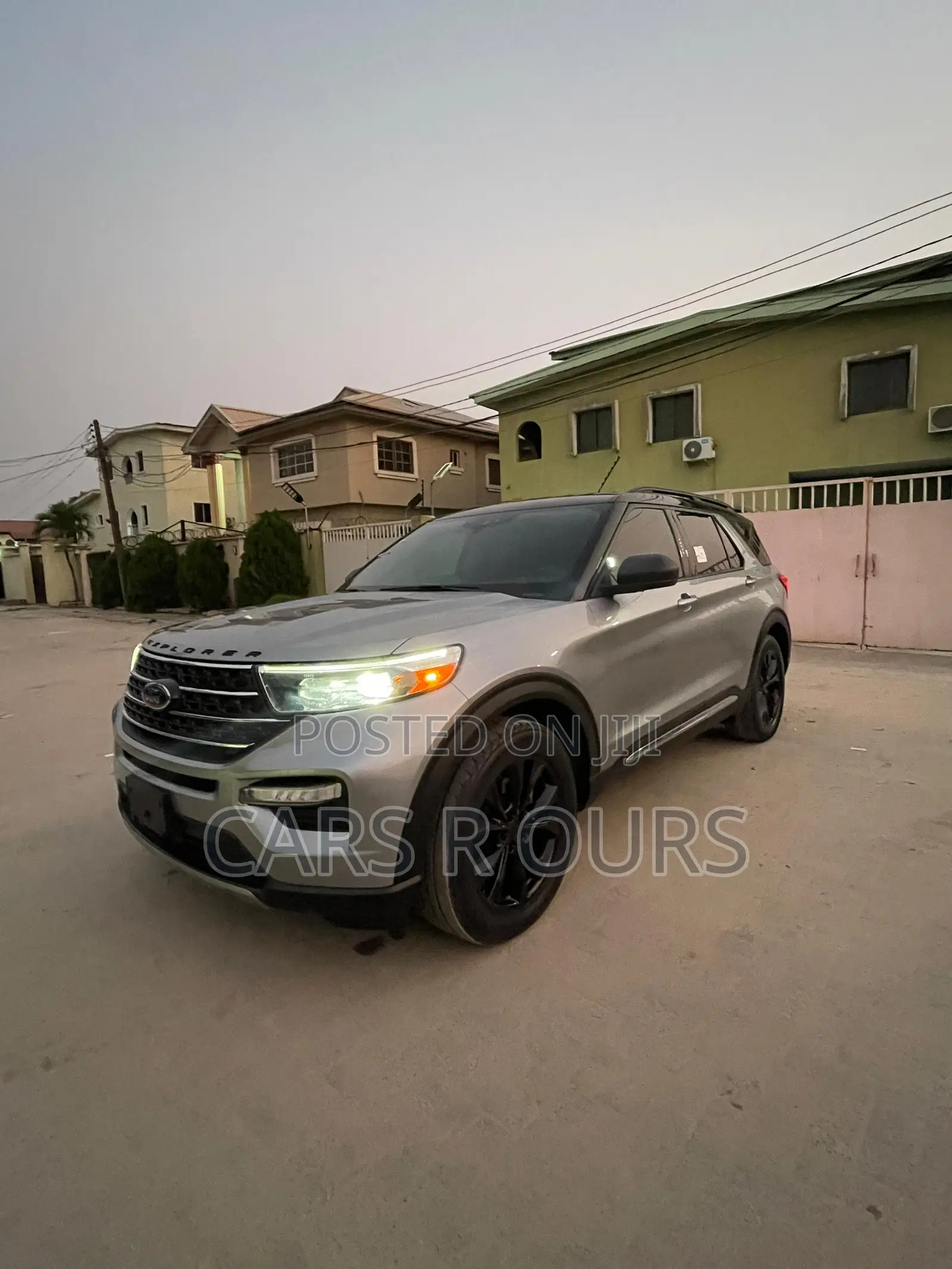 Ford Explorer Limited 2022 Gray