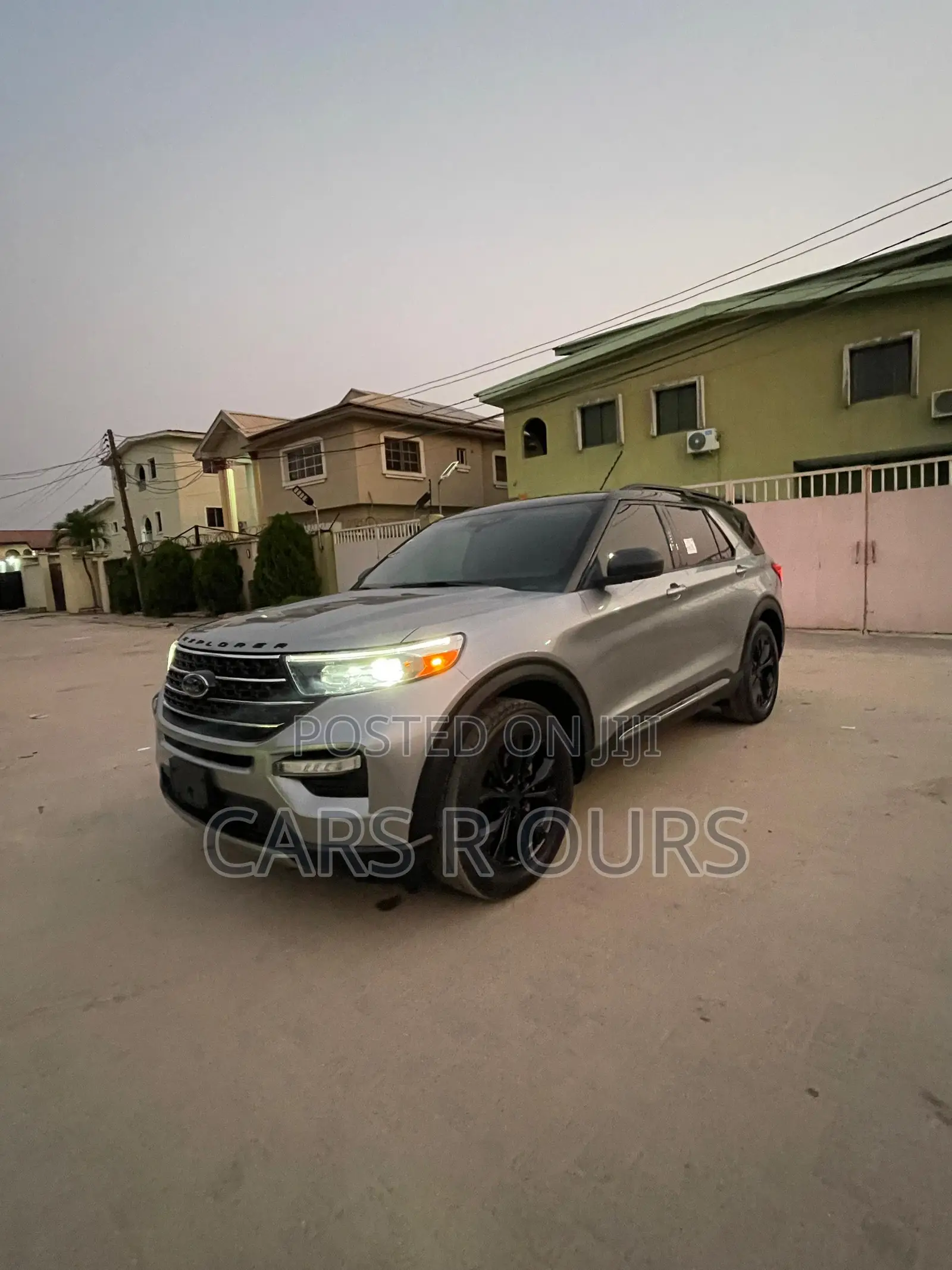 Ford Explorer Limited 2022 Gray