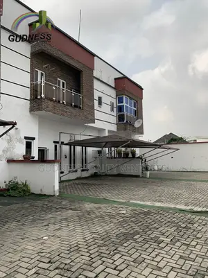 4bdrm Townhouse / Terrace in Lekki for rent