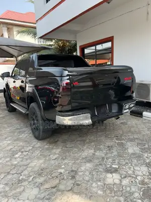 Toyota Hilux Revo Double Cab Petrol 2.7 AWD 2020 Black