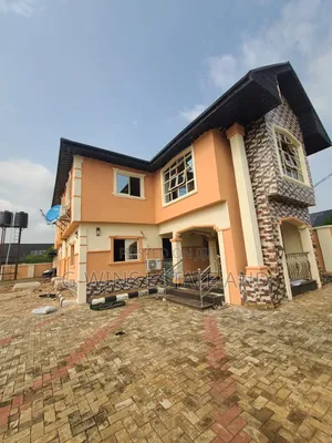 6bdrm Duplex in Ulemon Airport Road, Benin City for rent
