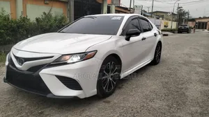Toyota Camry XSE FWD (2.5L 4cyl 8AM) 2018 White