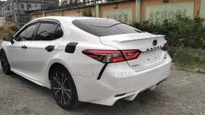 Toyota Camry XSE FWD (2.5L 4cyl 8AM) 2018 White