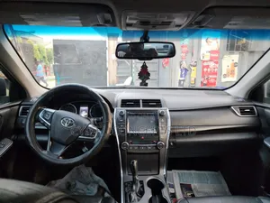 Toyota Camry XLE 4dr Sedan (2.5L 4cyl 6A) 2015 Silver
