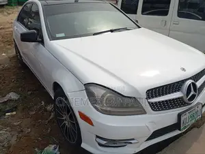 Mercedes-Benz C300 Luxury Sedan AWD (3.0L 6cyl 7A) 2008 White