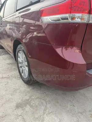 Toyota Sienna 2013 Red