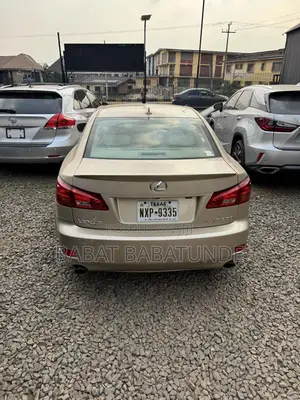 Lexus IS 2008 Gold