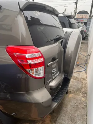 Toyota RAV4 Limited V6 4x4 2009