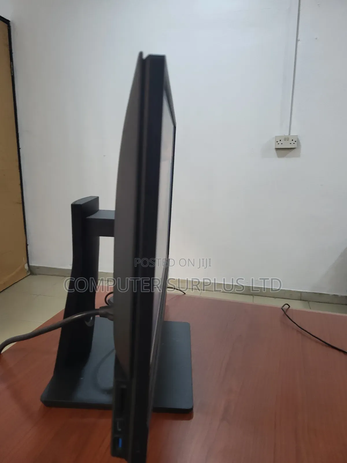 Desktop Computer Dell OptiPlex 5260 8GB Intel Core I5 SSD 256GB