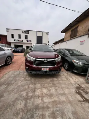 Toyota Highlander XLE V6 4x4 (3.5L 6cyl 6A) 2016 Burgundy