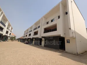 4bdrm Townhouse / Terrace in Galadimawa for rent