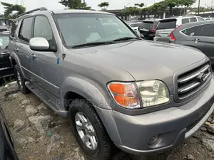 Toyota Sequoia Limited 4dr SUV (4.7L 8cyl 4A) 2001 Gray