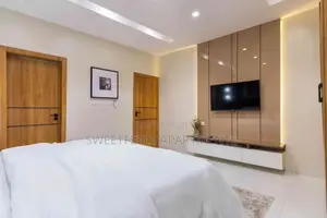Luxurious 2 Bedroom Apartment Swimming Pool, Ps5, and Air Hockey Game.