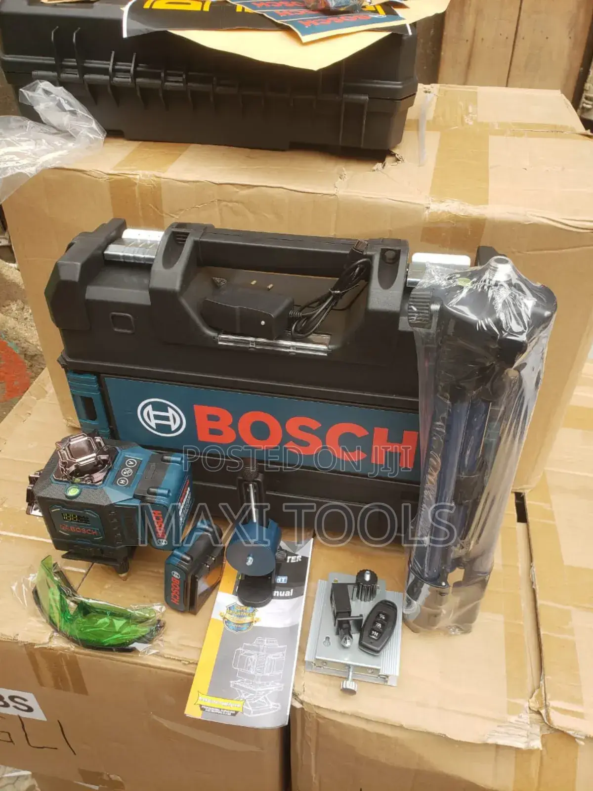 Bosch GLL 3-80 Series Multi-Line Laser Level Kit.