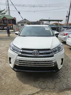 Toyota Highlander Limited 4dr SUV (3.5L 6cyl 6A) 2015 White