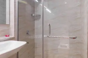 Luxurious 2 Bedroom Apartment .