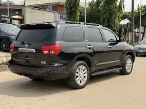 Toyota Sequoia Platinum 4dr SUV 4WD (5.7L 8cyl 6A) 2010 Black