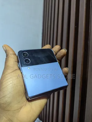 Samsung Galaxy Z Flip4 128 GB Blue