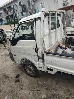 Mazda / Nissan Vannet Truck