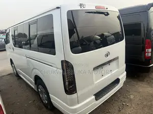 Toyota HiAce 2012 White