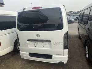 Toyota HiAce 2012 White