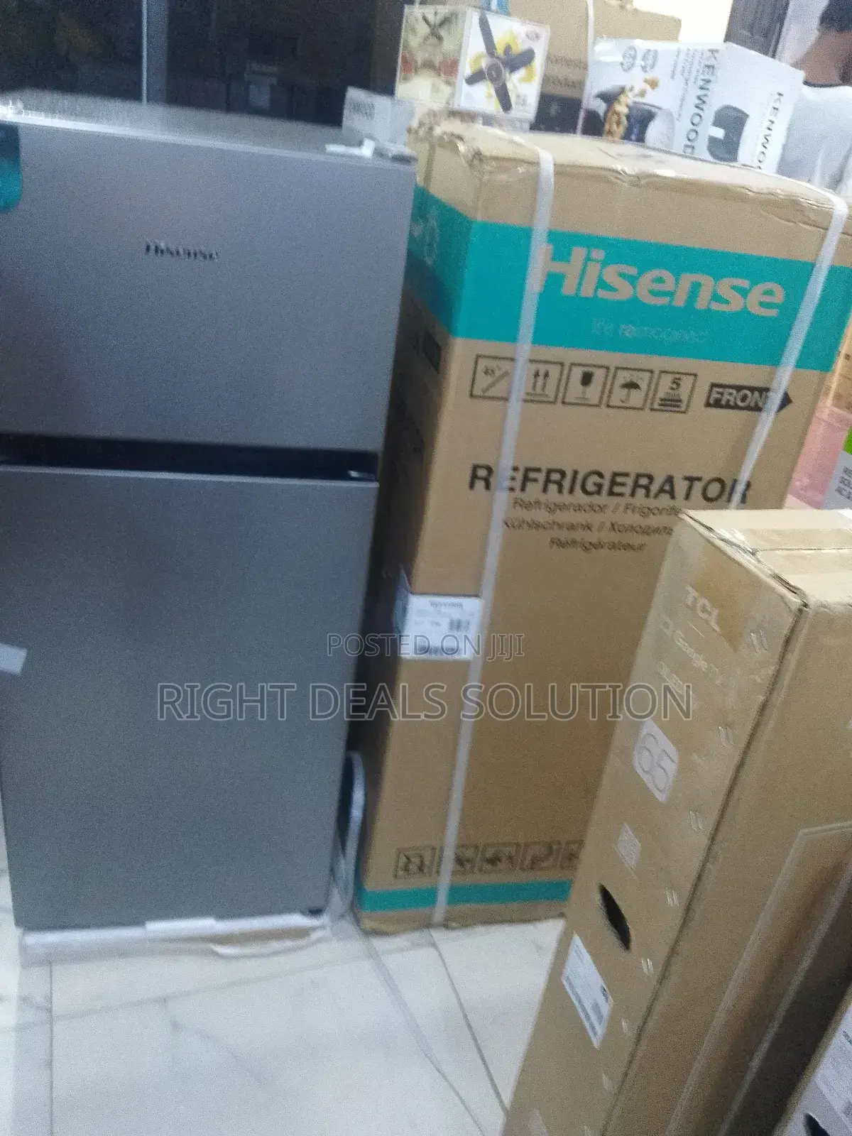 Hisense Ref 172dr: 124l Silver Doubled Fridge With Freezer Compartment