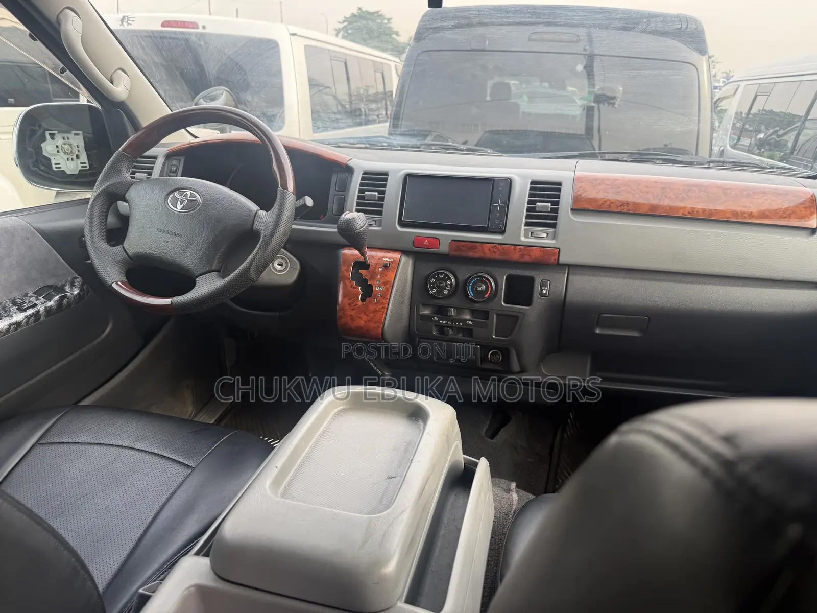 Toyota HiAce 2013 Silver