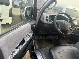 Toyota HiAce 2013 Silver