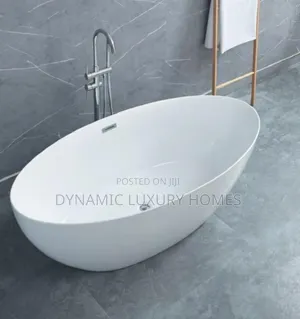White Acrylic Bathtub